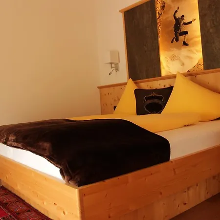 Haus Hintertux Konukevi 3*