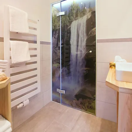 Haus Hintertux Guest house